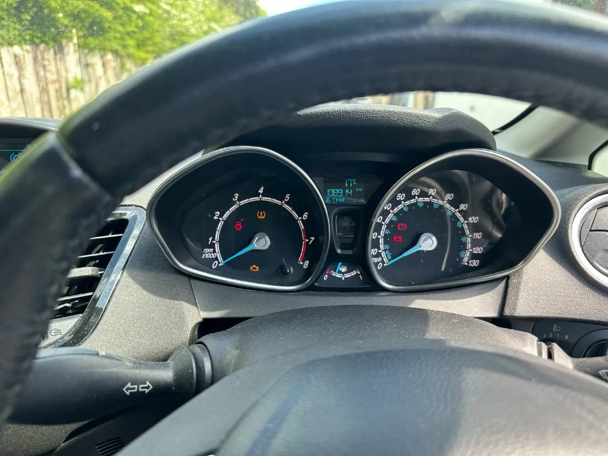 Ford Fiesta 2017   NCT 05/27 - Image 2