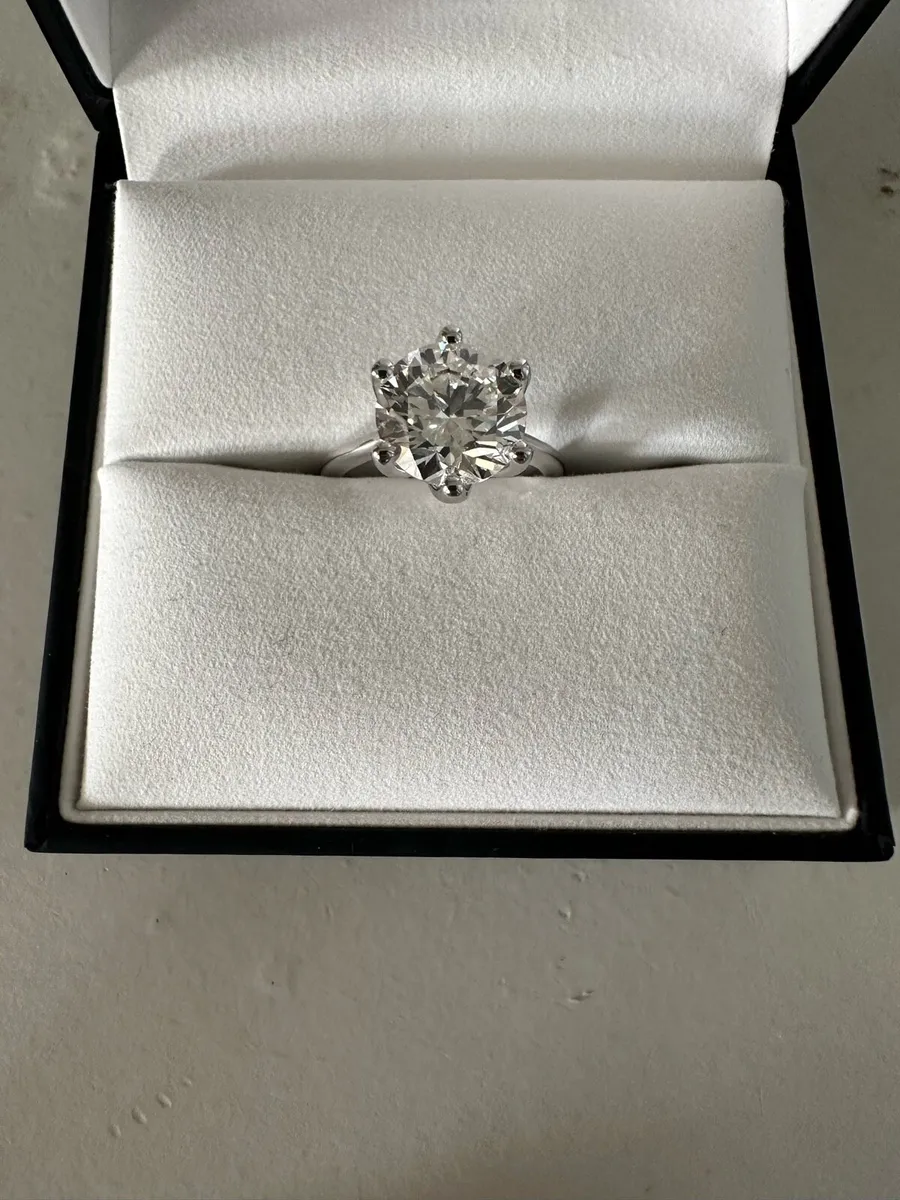 4.50 CARAT ROUND BRILLIANT RING 💍 - Image 2