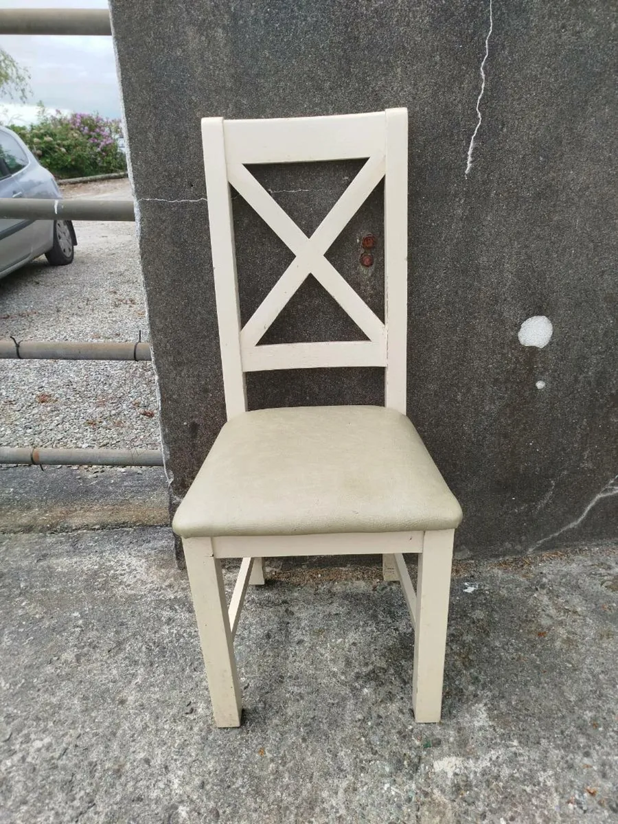 Table and Chairs x 6 - Image 3