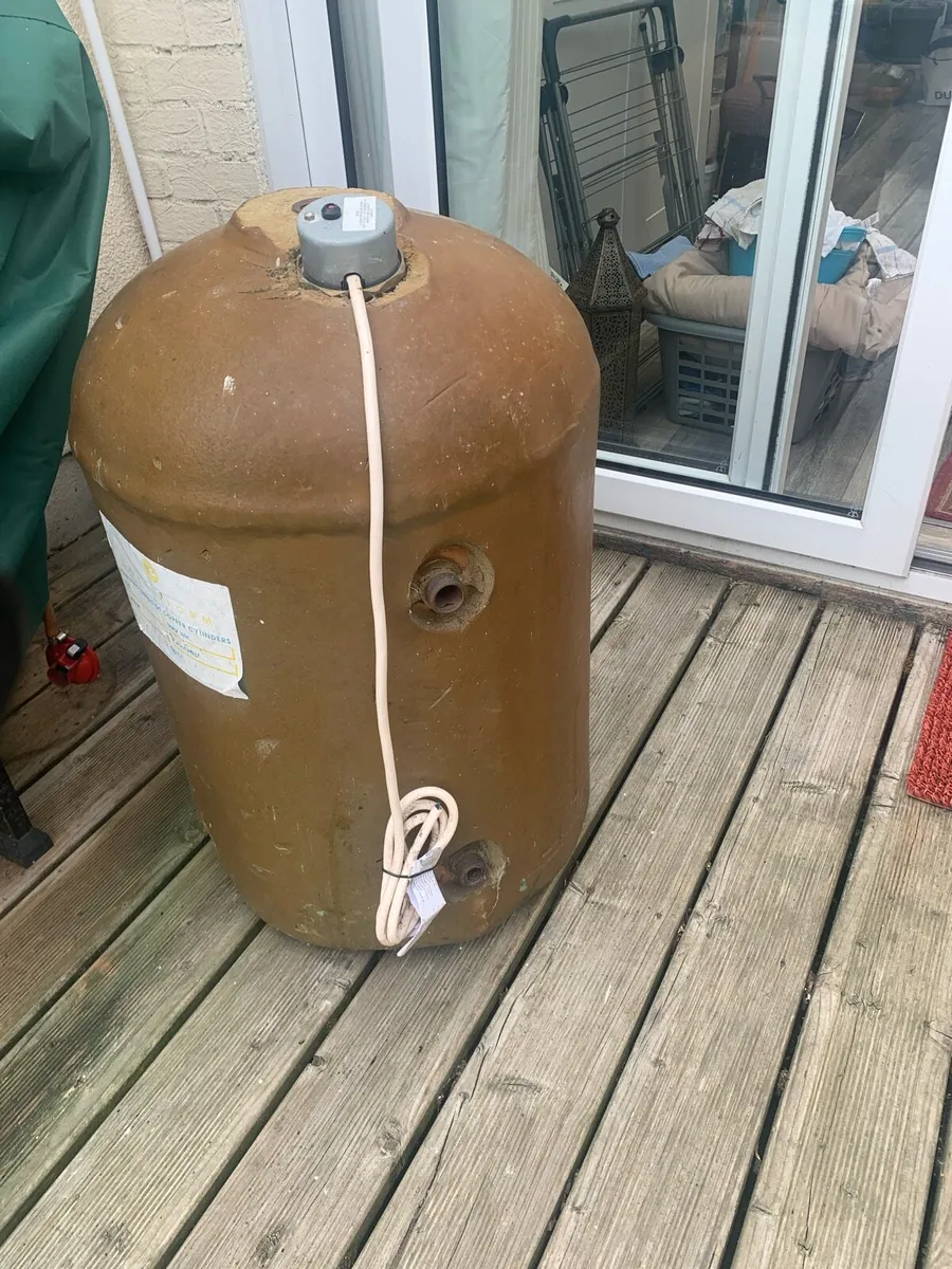 Copper cylinder - Image 1