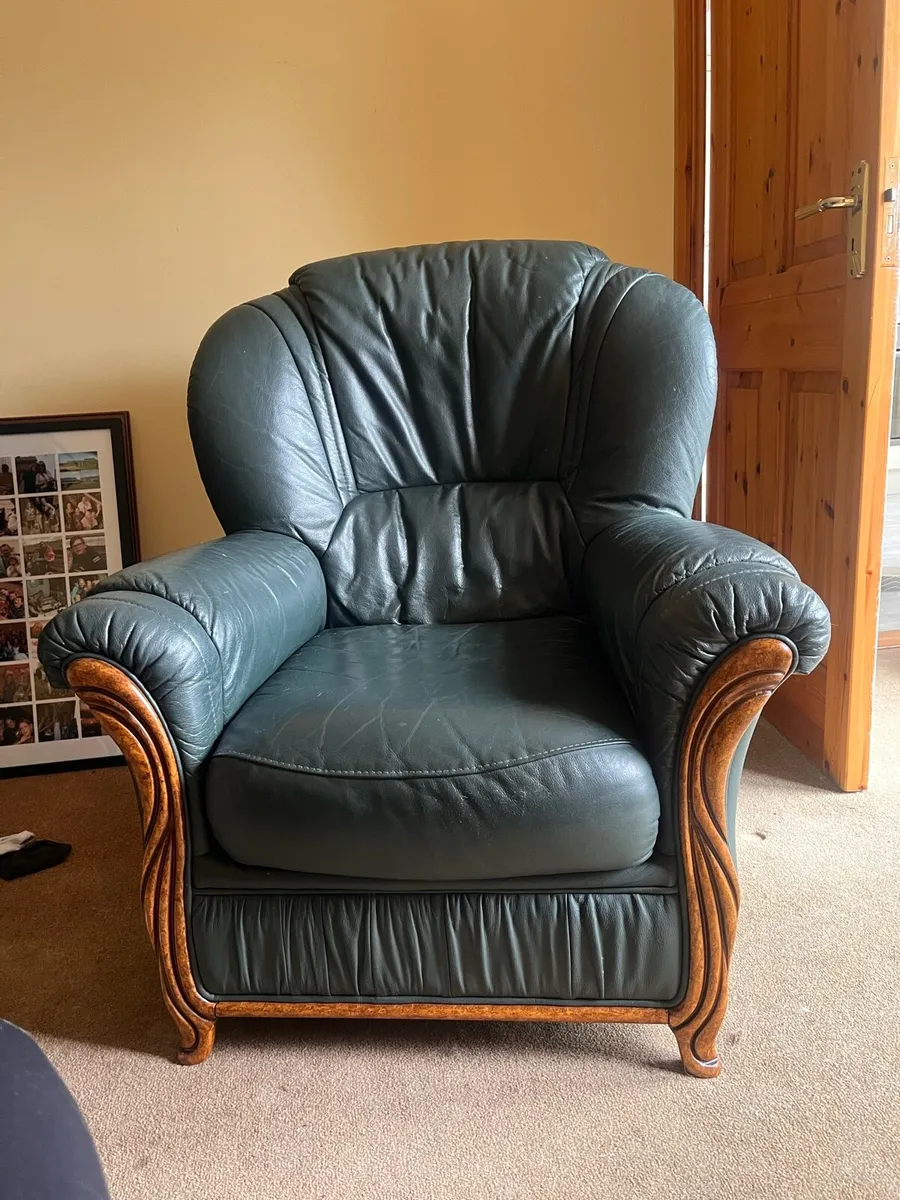 3+1+1 leather suite - Image 1