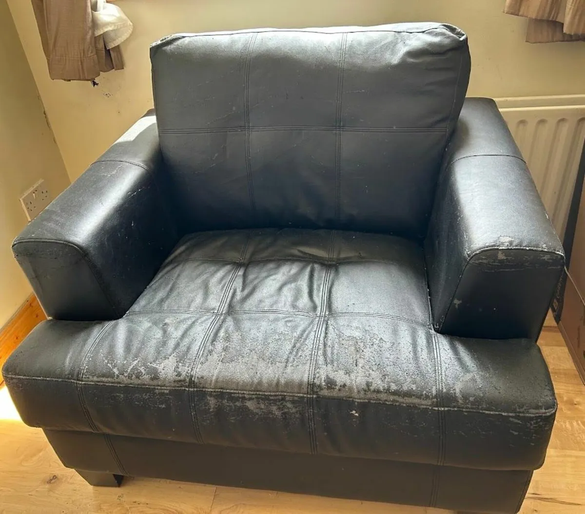Couch and two armchairs free for collection - Image 2
