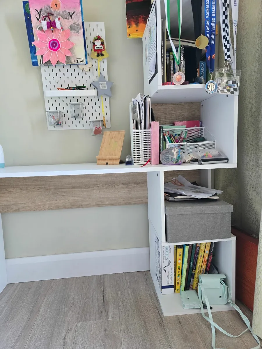 Desk - Image 2