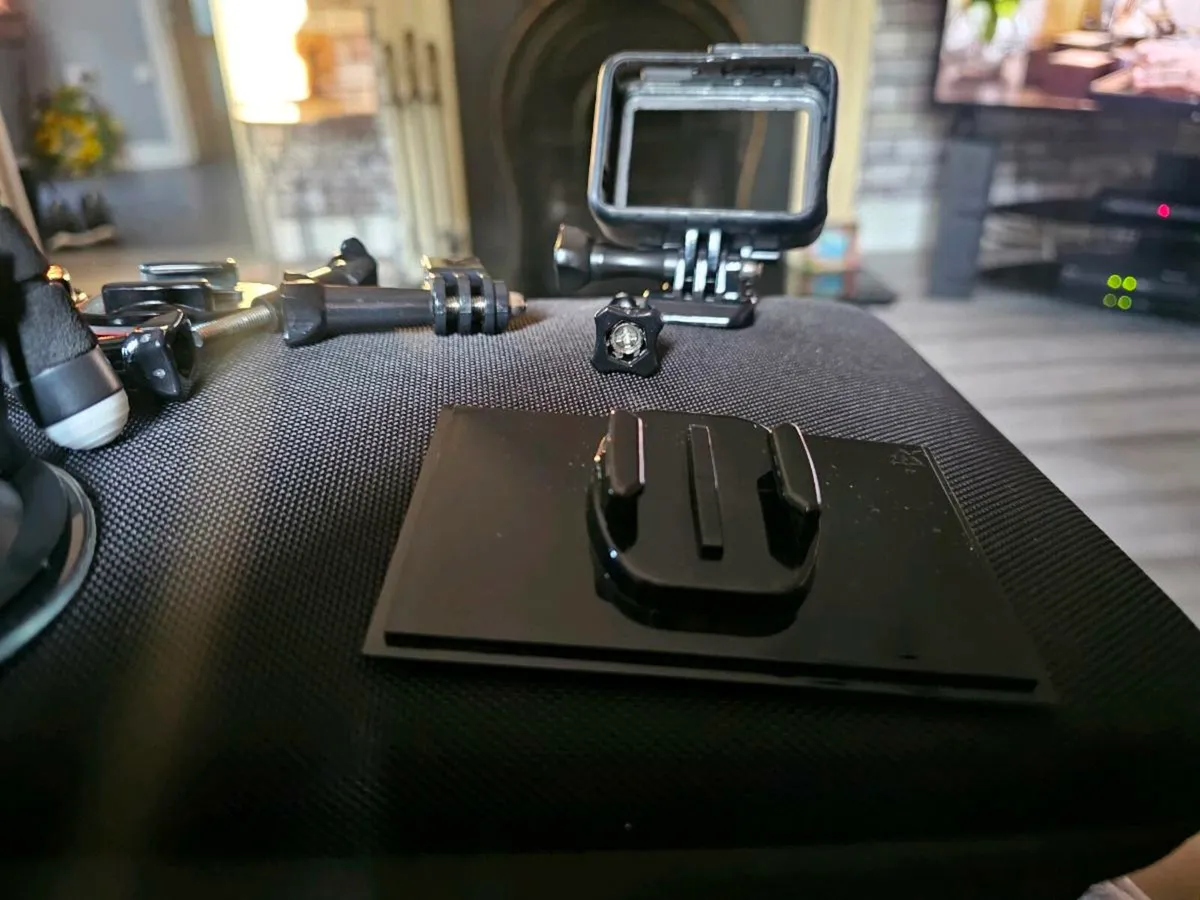Bmw  Garmin sat nav v1 / Go pro 7 - Image 4