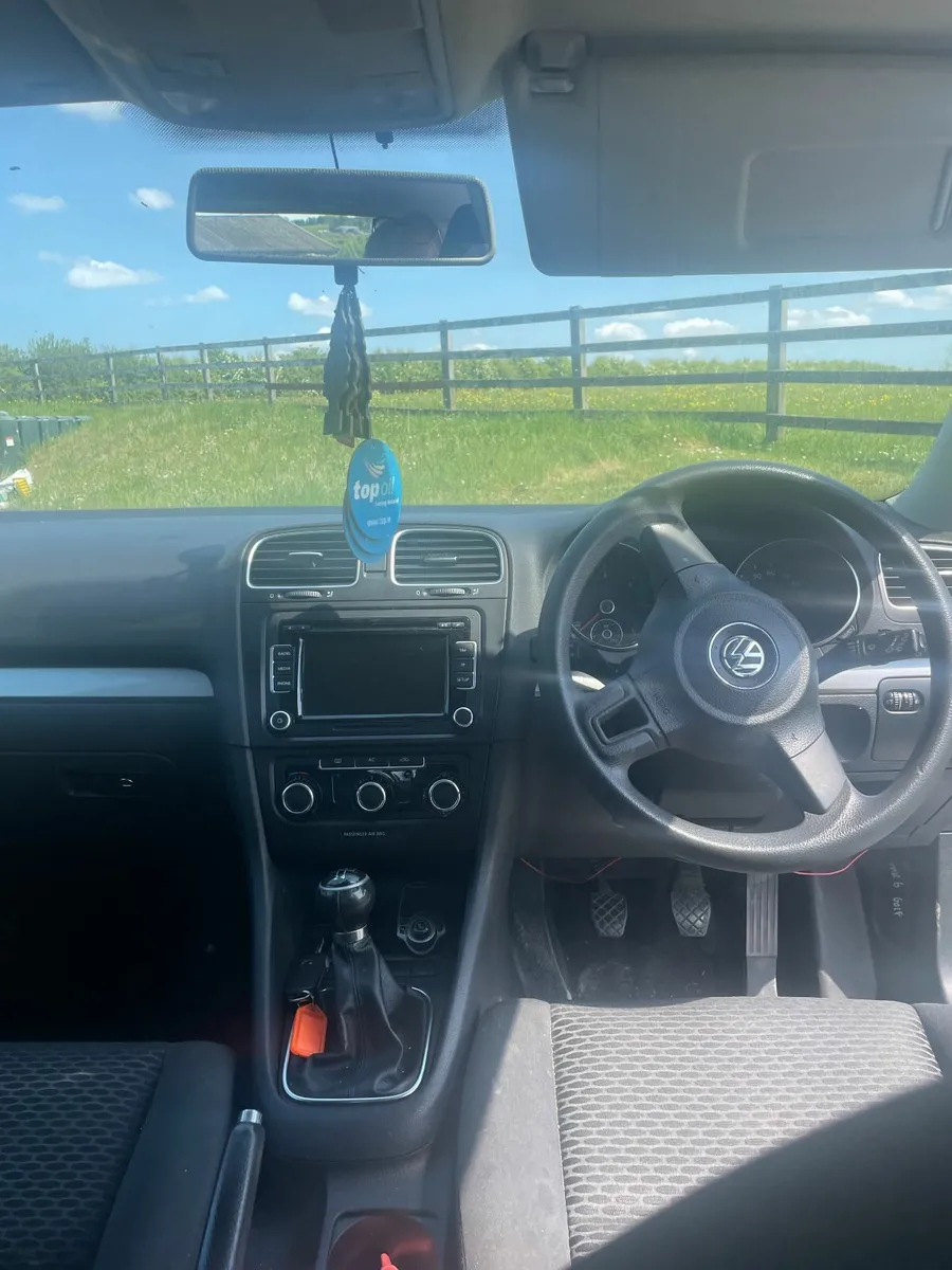 Volkswagen Golf 2011 - Image 4