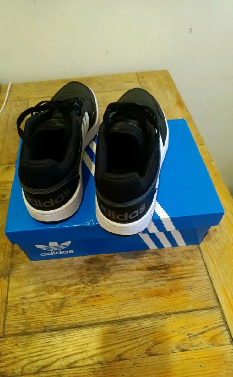 Adidas trainer - Image 2