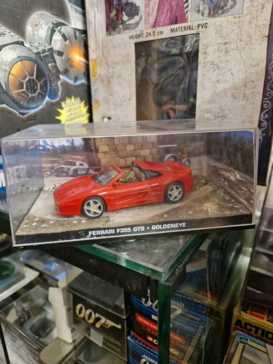 Corgi James Bond Ferrari