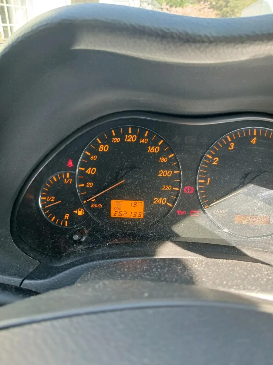 2005 toyota avensis - Image 3