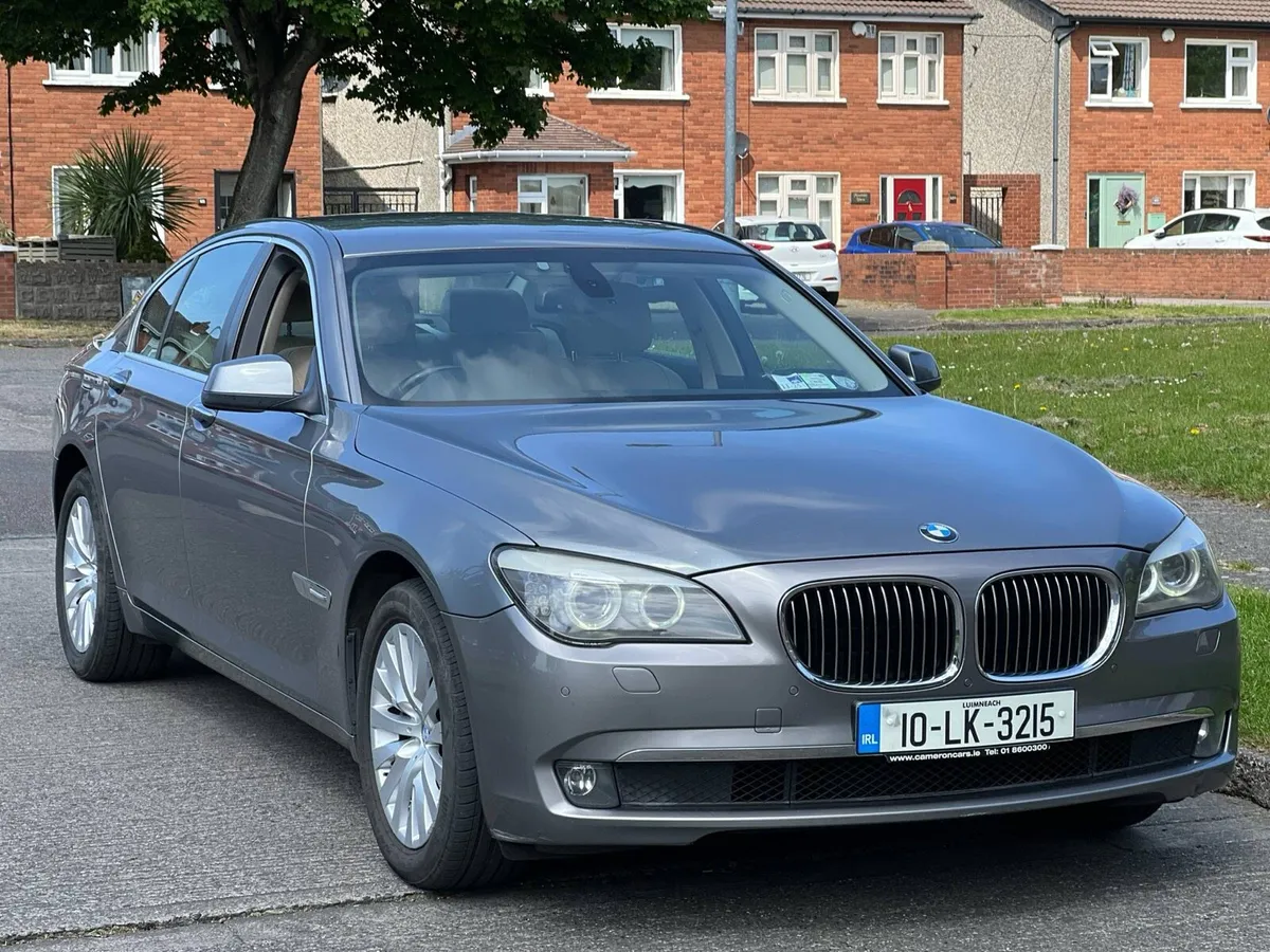 BMW 730d 2010 - Image 2