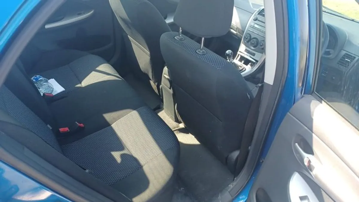 2011 Toyota Corolla - Image 3