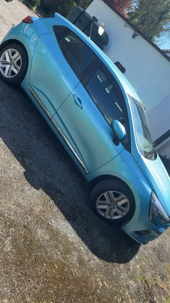 2021 Renault Clio Dynamique 1.5 DCI Celadon Blue - Image 4