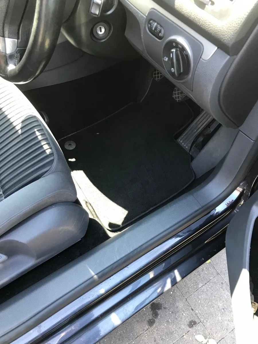 Volkswagen Golf 2007 1.4 petrol,manual - Image 2