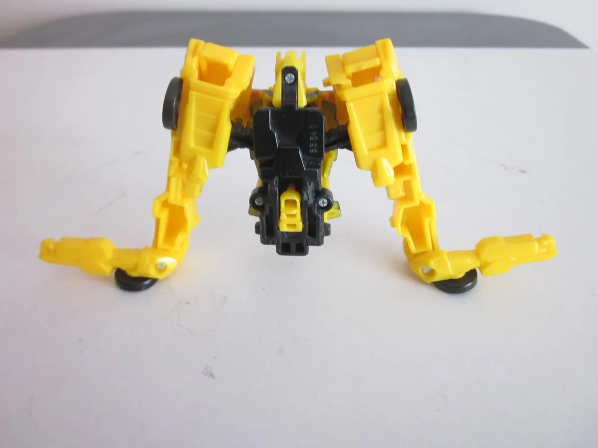 Toy Transformers The Loyal Subjects  Bumble Bee - Image 3