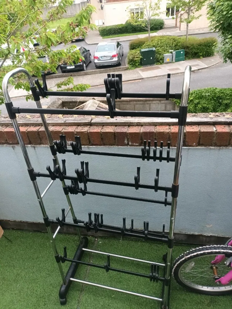 Shoes rack - Image 1