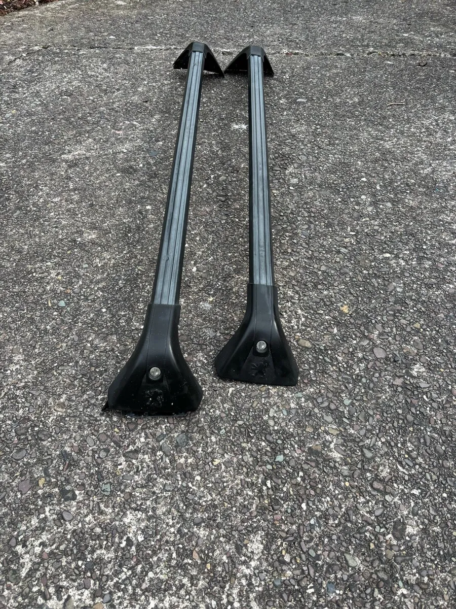 Roof bars - Peugeot 5008 2009-16 model. - Image 1