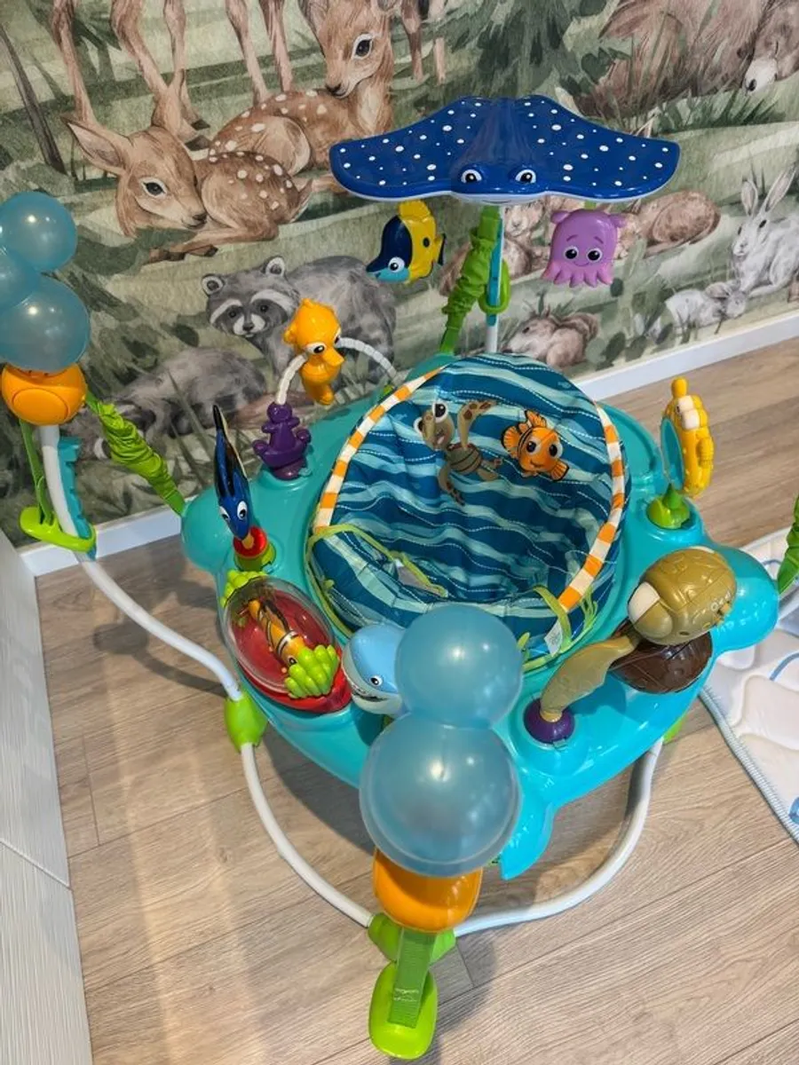 Finding Nemo Baby Bouncer - Image 3