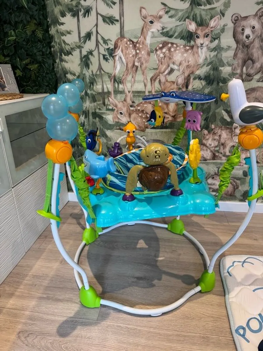 Finding Nemo Baby Bouncer - Image 4