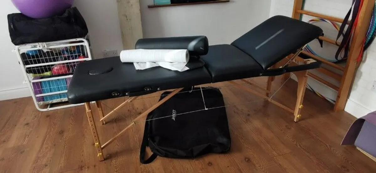 adjustable massage table with accessories - Image 1