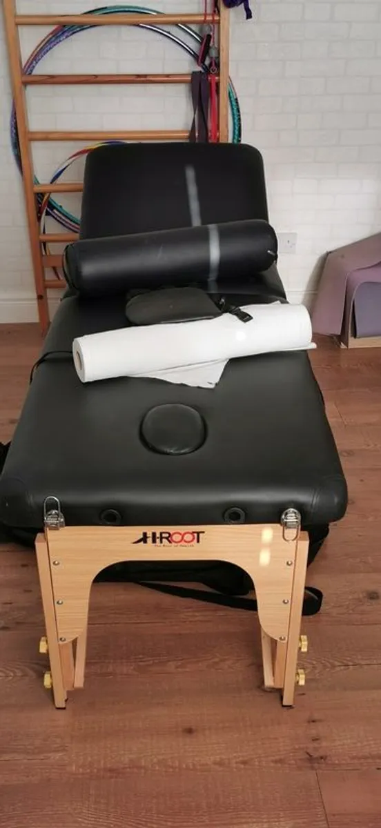 adjustable massage table with accessories - Image 3