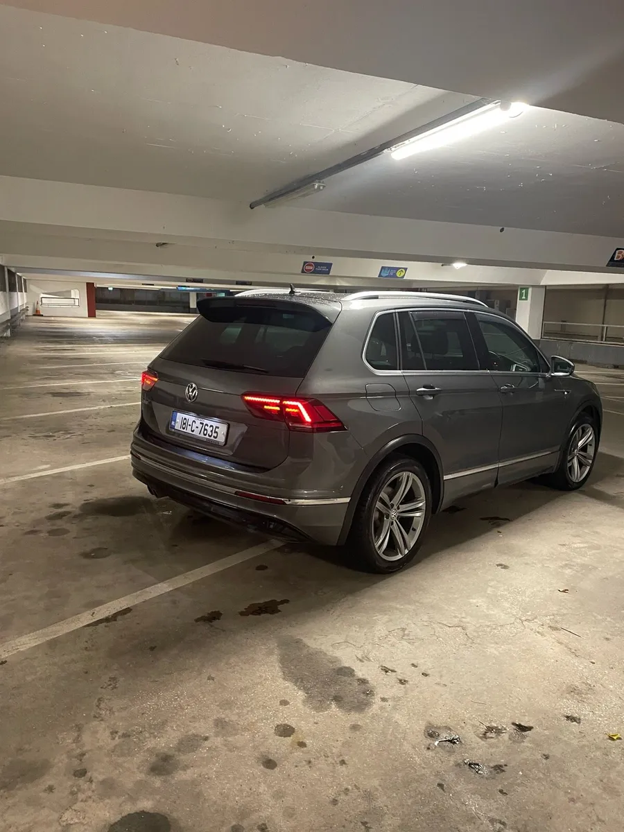 2018 Volkswagen Tiguan R Line - Image 4
