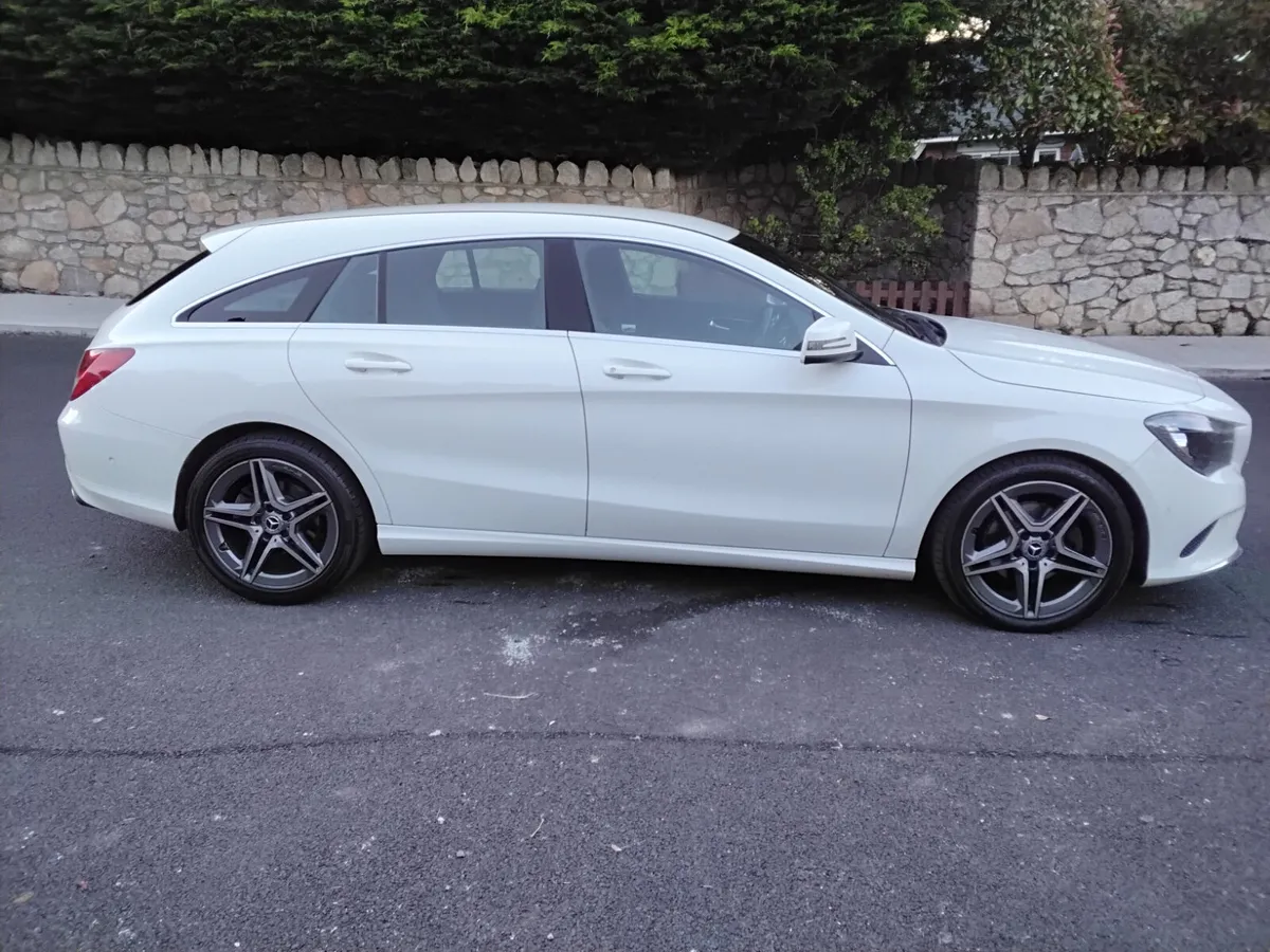Mercedes CLA Shooting Brake AMG Line 200d Diesel - Image 3