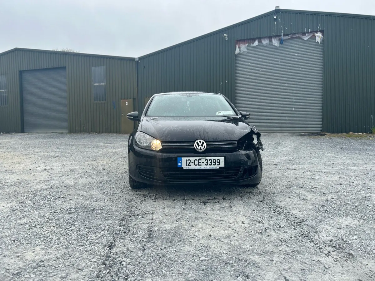 2012 Volkswagen golf 2.0 diesel - Image 4