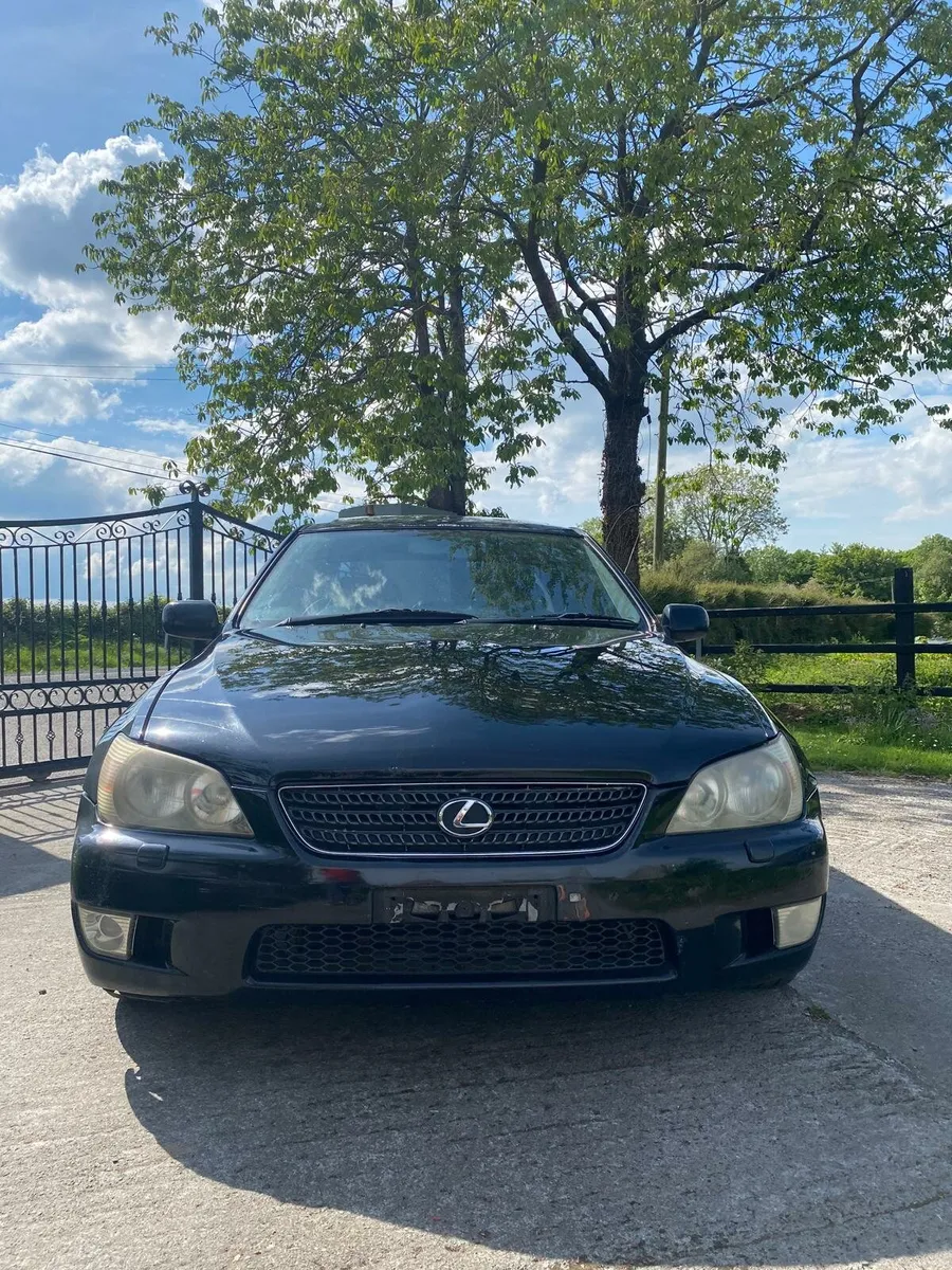Lexus is200 - Image 1