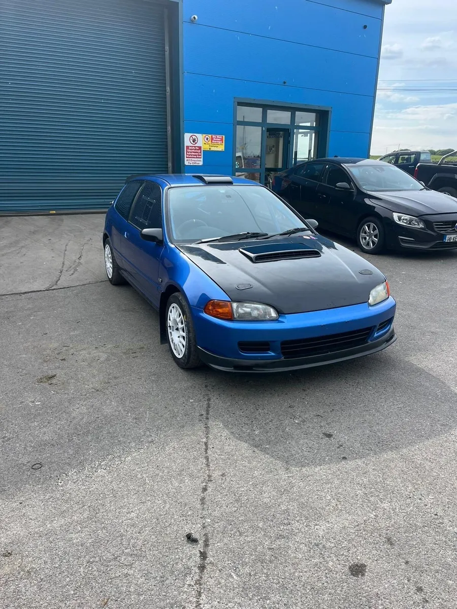 Honda civic 1.6 top spec for hire - Image 3