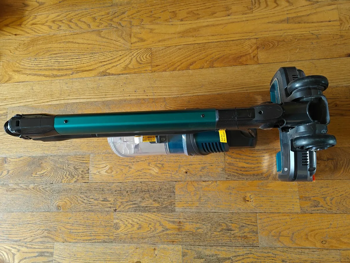 Shark Anti-Hair Cordless Vacuum IZ201UK - Image 3