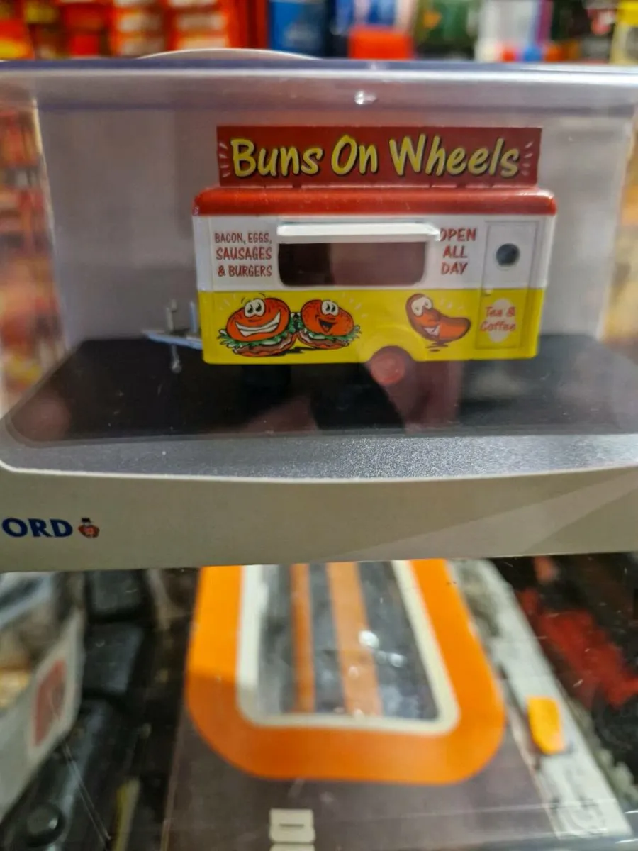 Corgi Oxford Mobile Chip Van - Image 2