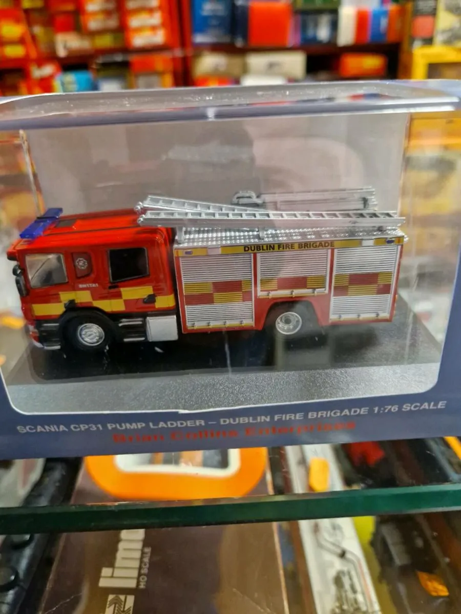 Corgi Oxford Dublin Fire Engine - Image 2