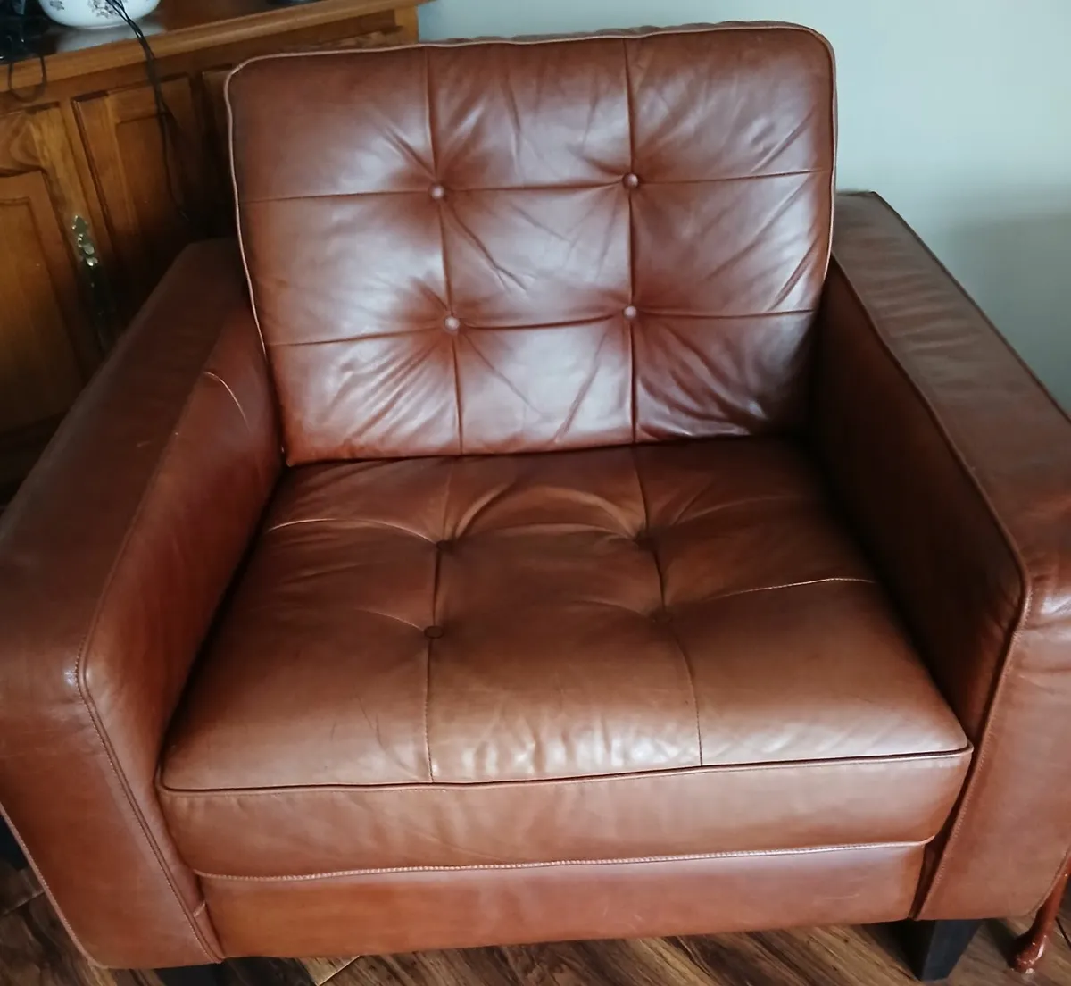 Leather suit 3 seater plus single - Image 2