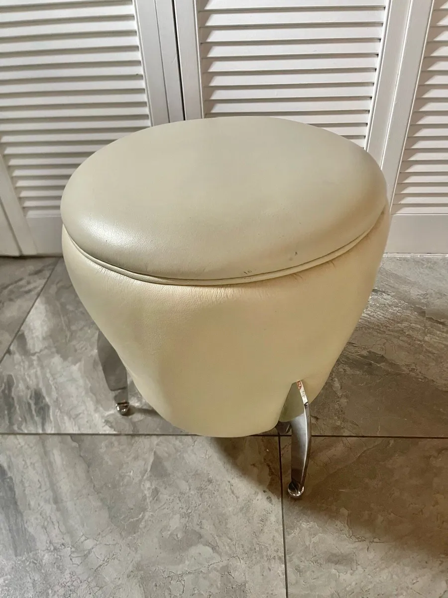 Mid century matching stools - Image 1