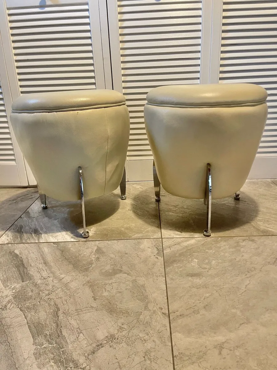 Mid century matching stools - Image 2