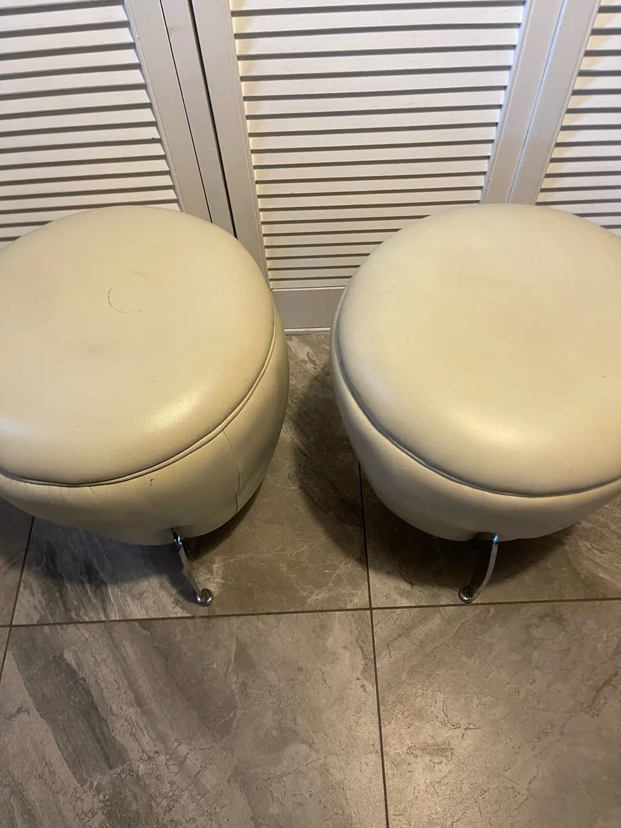 Mid century matching stools - Image 3