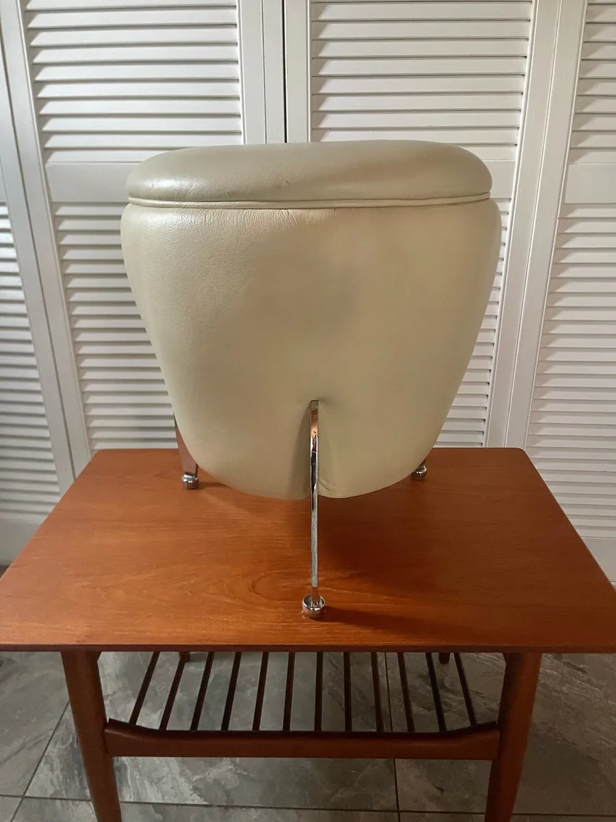Mid century matching stools - Image 4