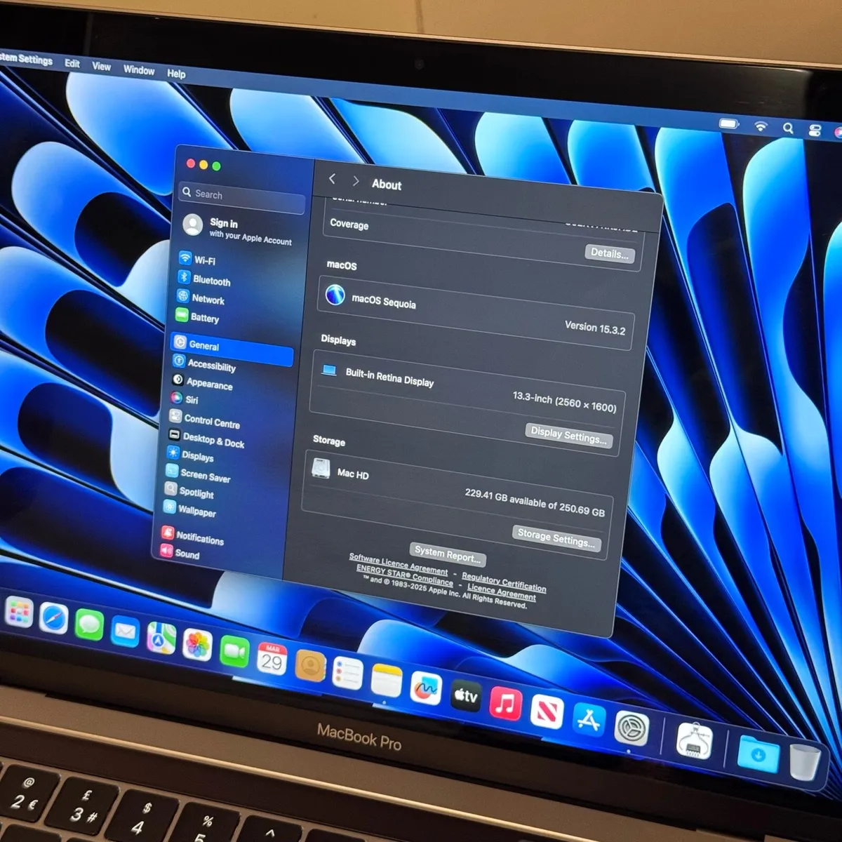 Apple MacBook Pro 2018-2019 256GB - Image 4