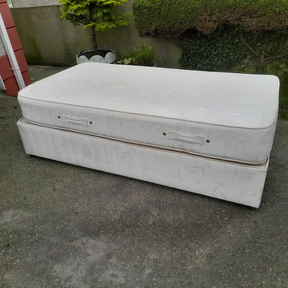 Bed With Mattress