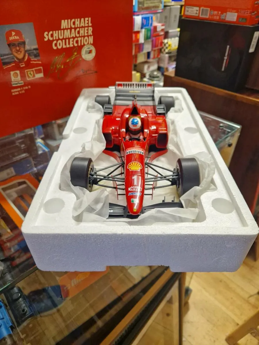 Corgi Minichamps Formula 1 Ferrari M Schumacer 1.1 - Image 3