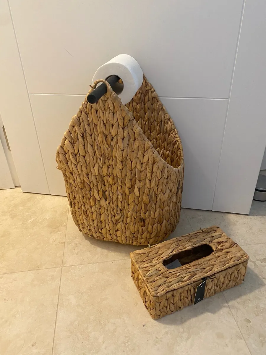 Toilet paper holder & tissue box - Image 2