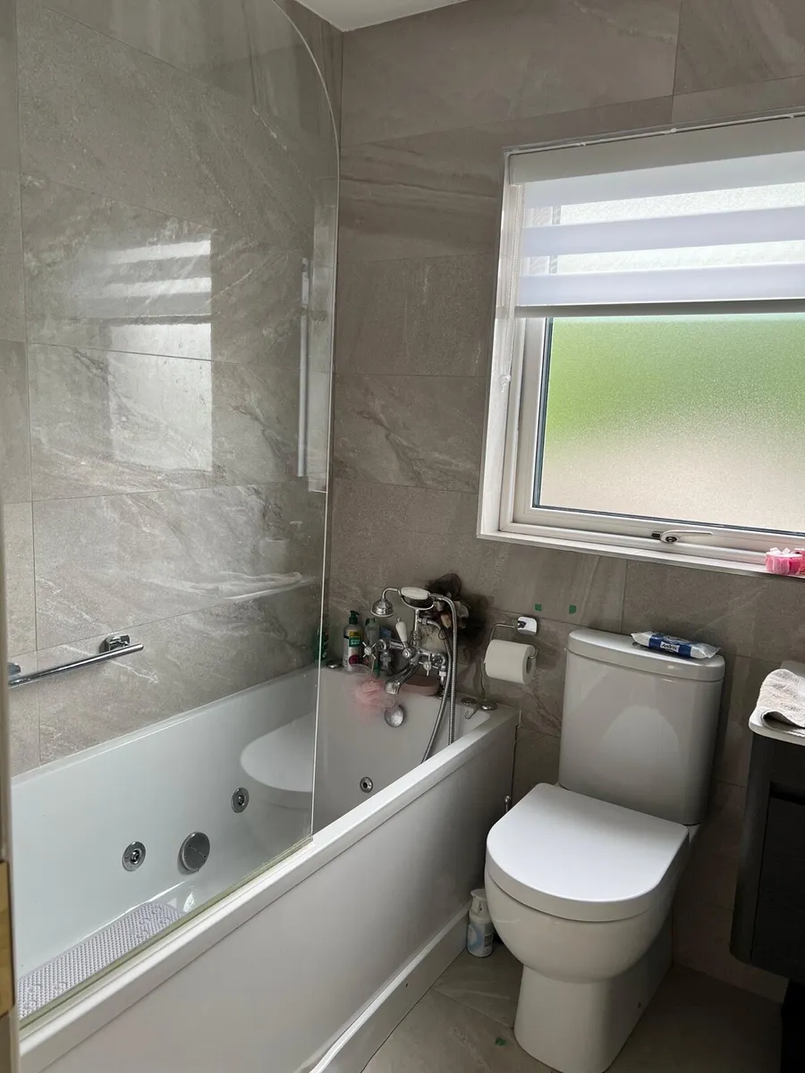 Whirlpool bath - Image 2