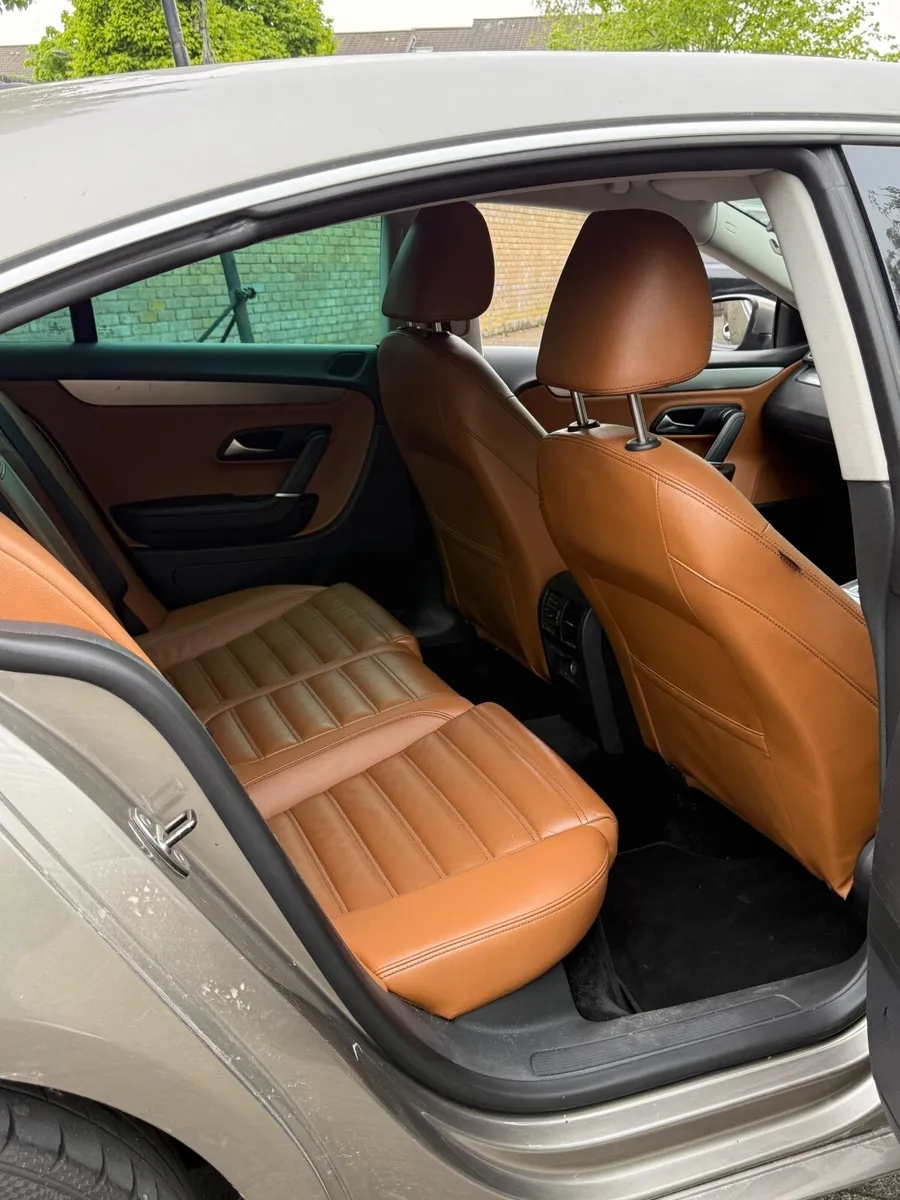 Volkswagen Passat 2011 - Image 4