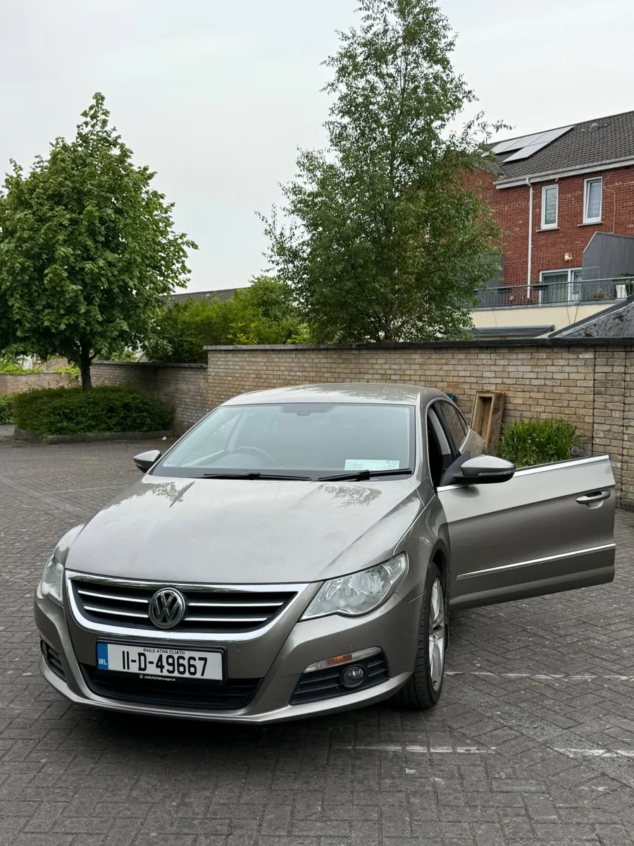 Volkswagen Passat 2011 - Image 1