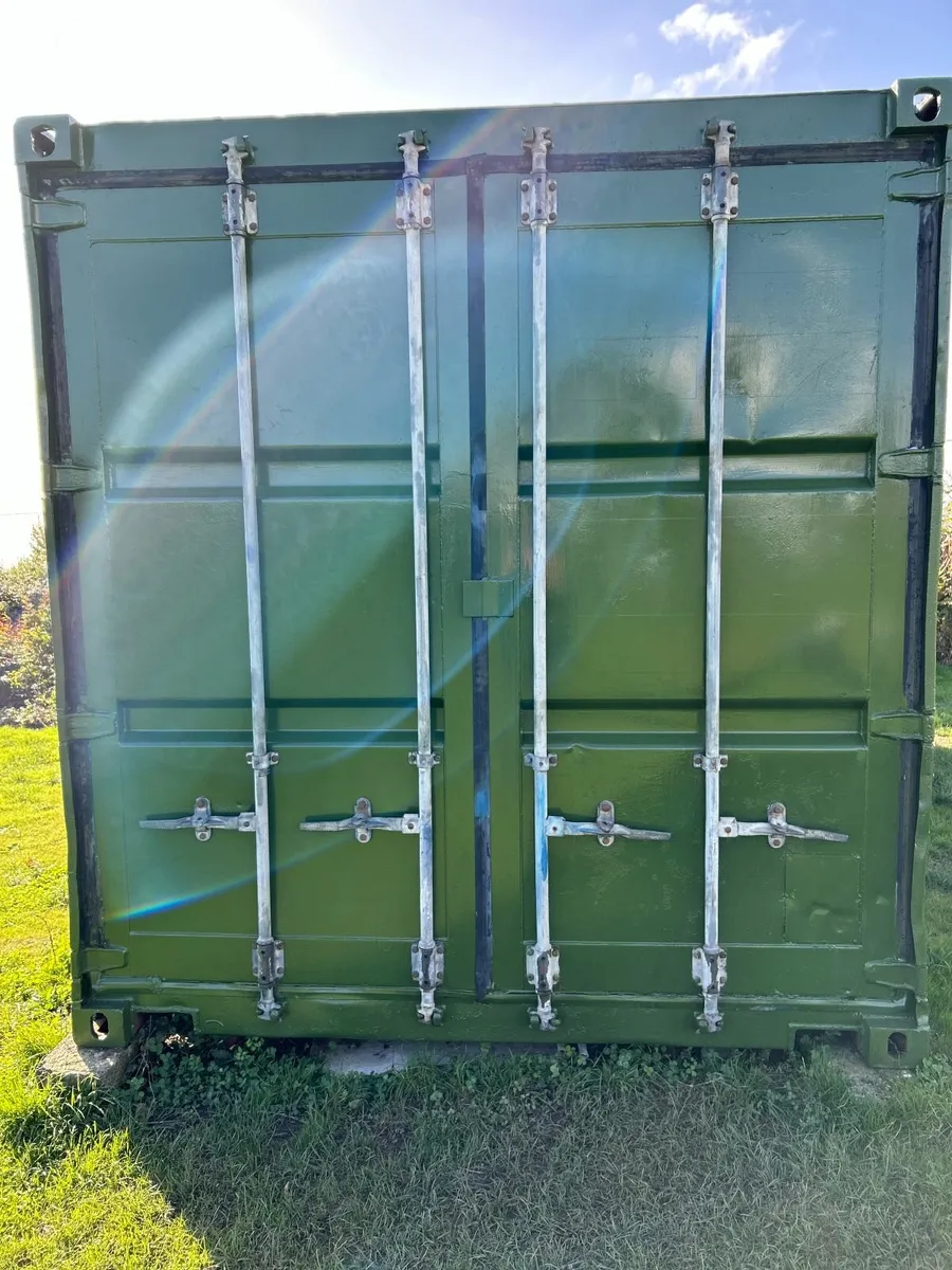 Shipping Container 20 ft. - Image 1