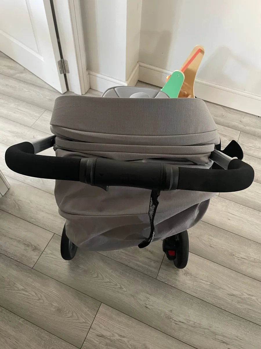 Armadillo Pushchair Buggy - Gently Used - Image 3