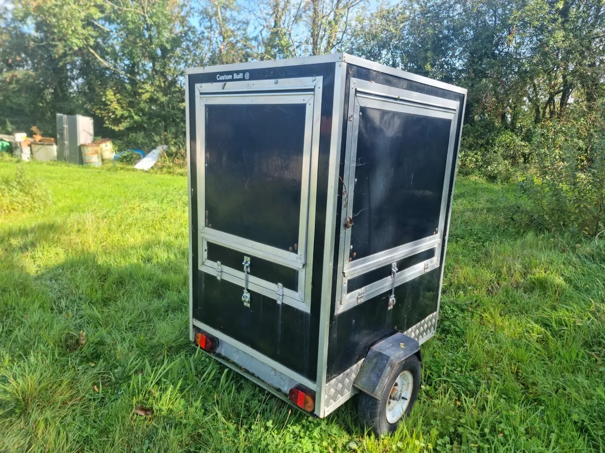 Coffee to go .. compact catering trailer - Image 2