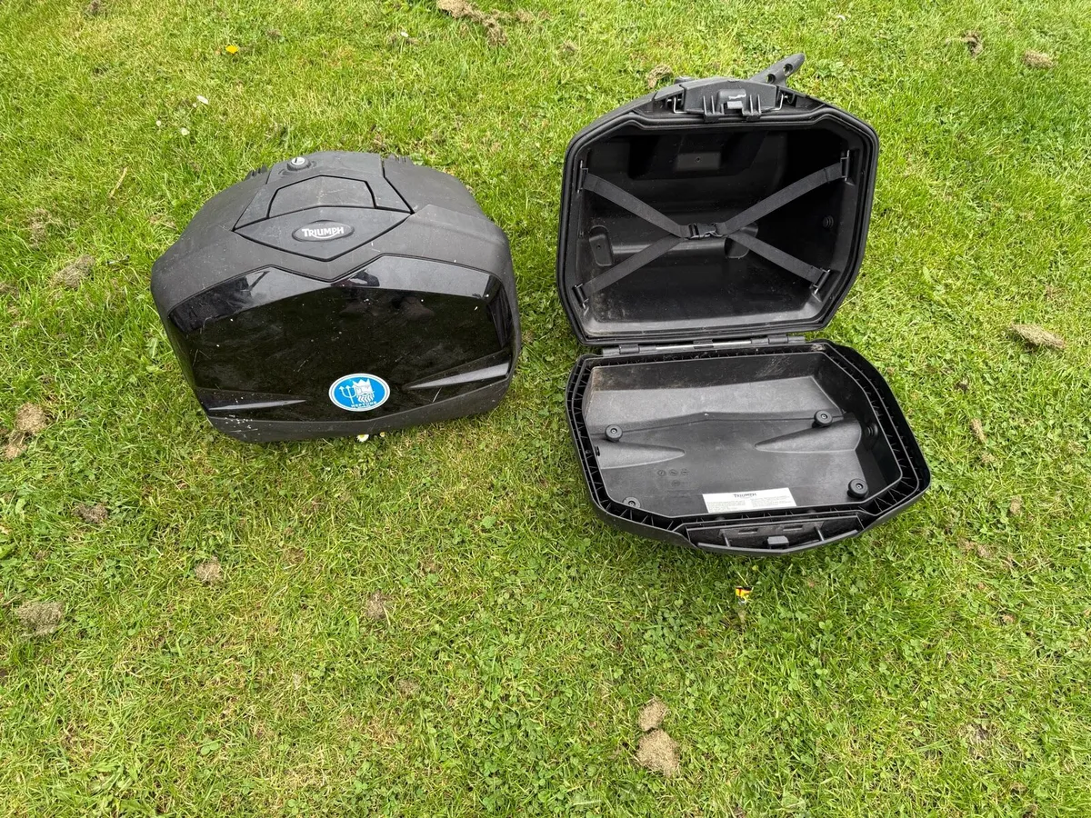 Motorbike triumph panniers - Image 1