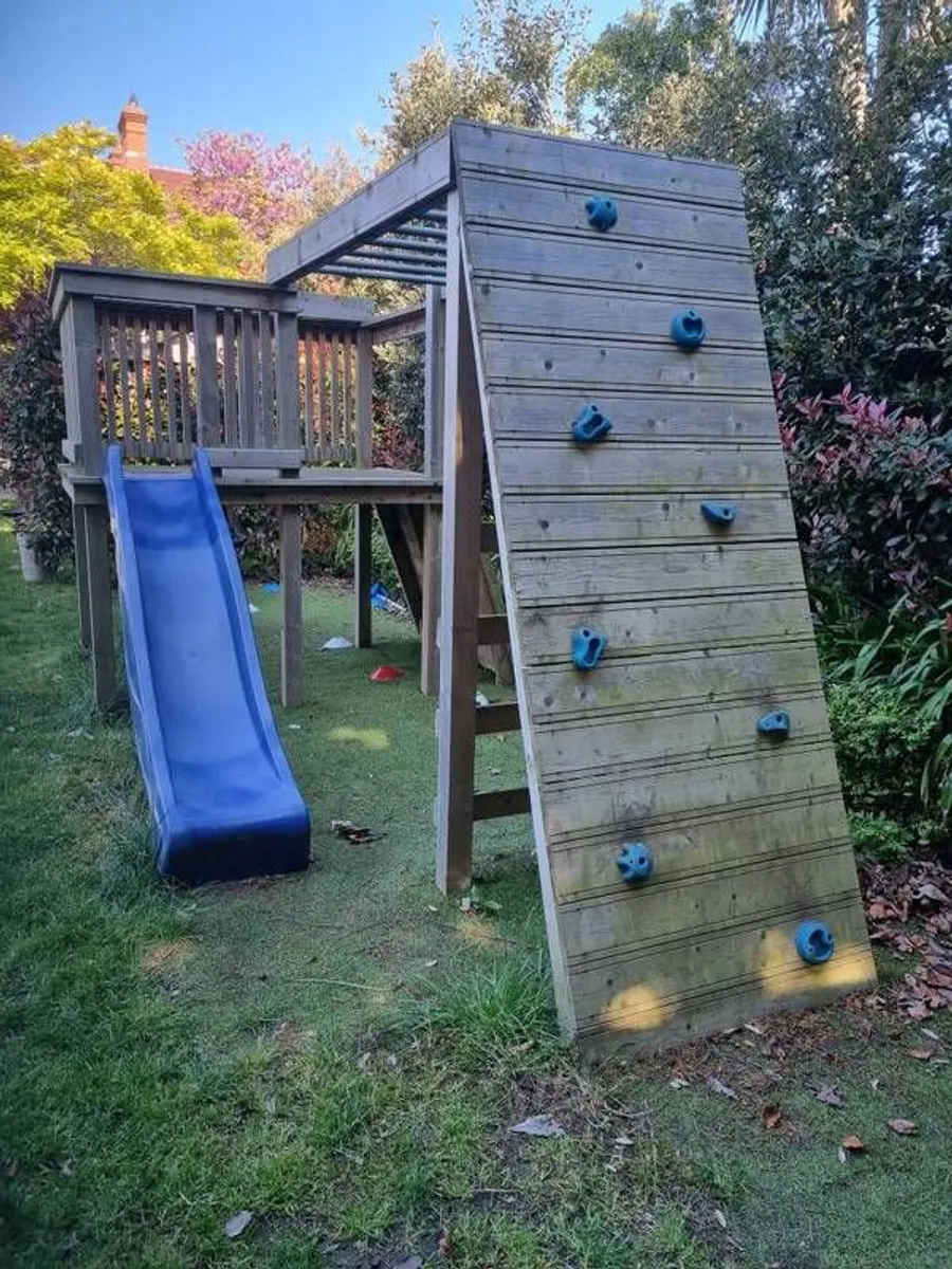 Play frame - swings, and slides, climbing frames and monkey bars - Image 4