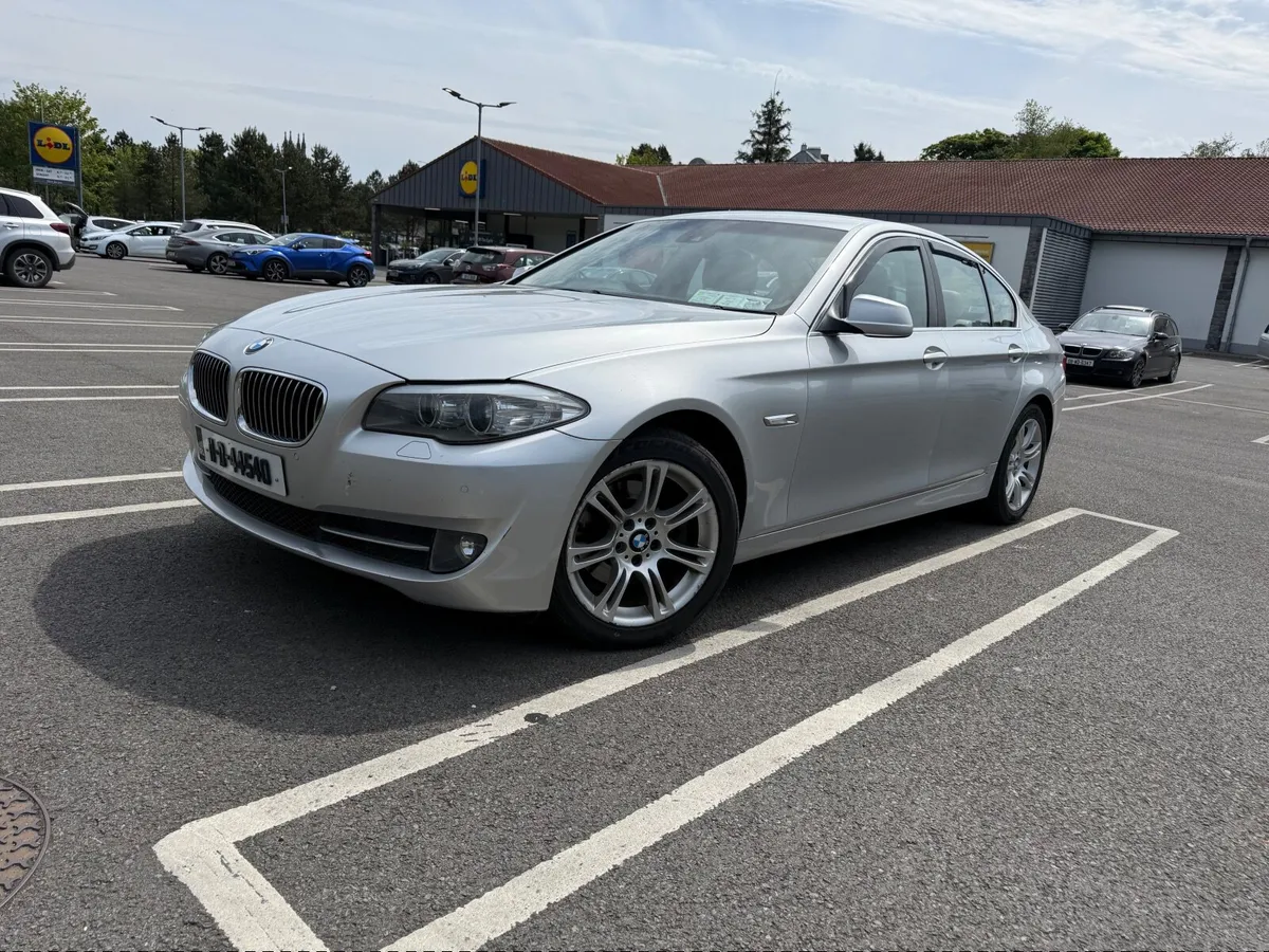 BMW 5-Series 2011 - Image 4