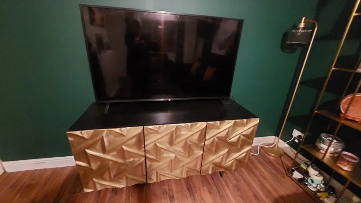 Side table/Tv Unit - Image 1